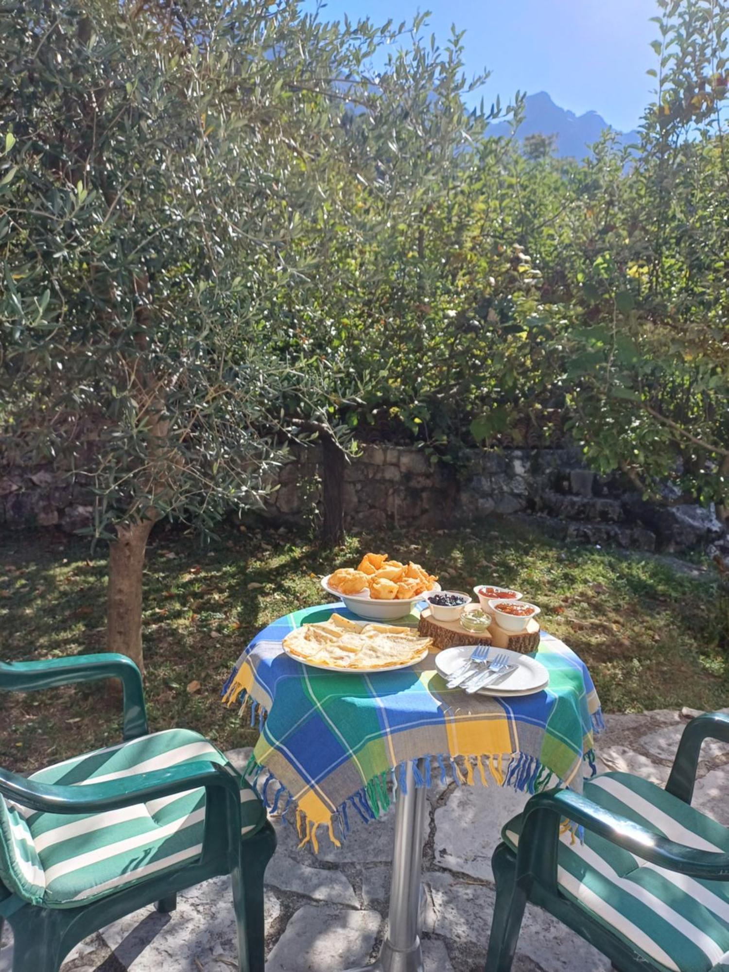 Dolce Notte Rooms Virpazar Bagian luar foto
